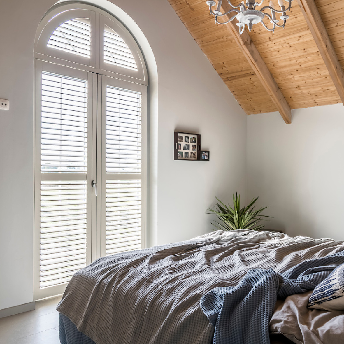  Shutters met gebogen raam of getoogd raam slaapkamer product